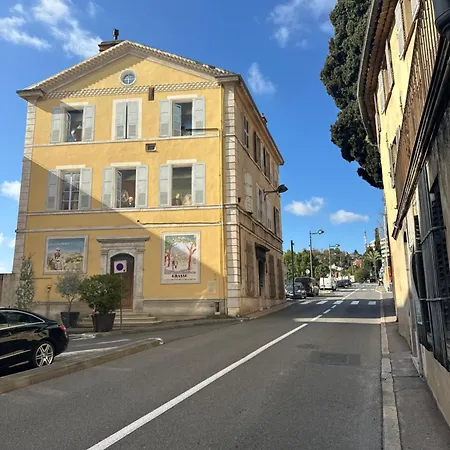 Apartamento 3 Pieces Vue A Proximite Des Parfumeries