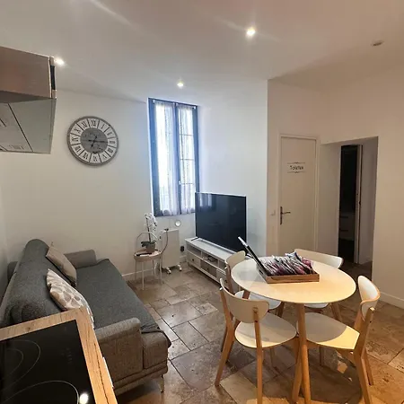 3 Pieces Vue A Proximite Des Parfumeries * Grasse